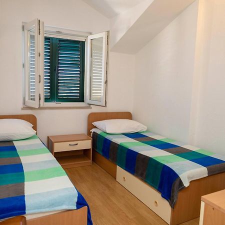 Apartments Jaksic - Zile Supetar Εξωτερικό φωτογραφία