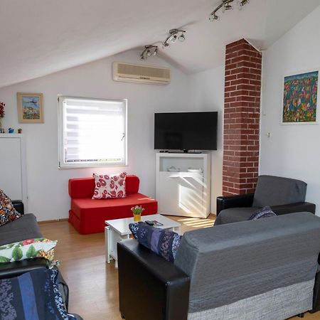 Apartments Jaksic - Zile Supetar Εξωτερικό φωτογραφία