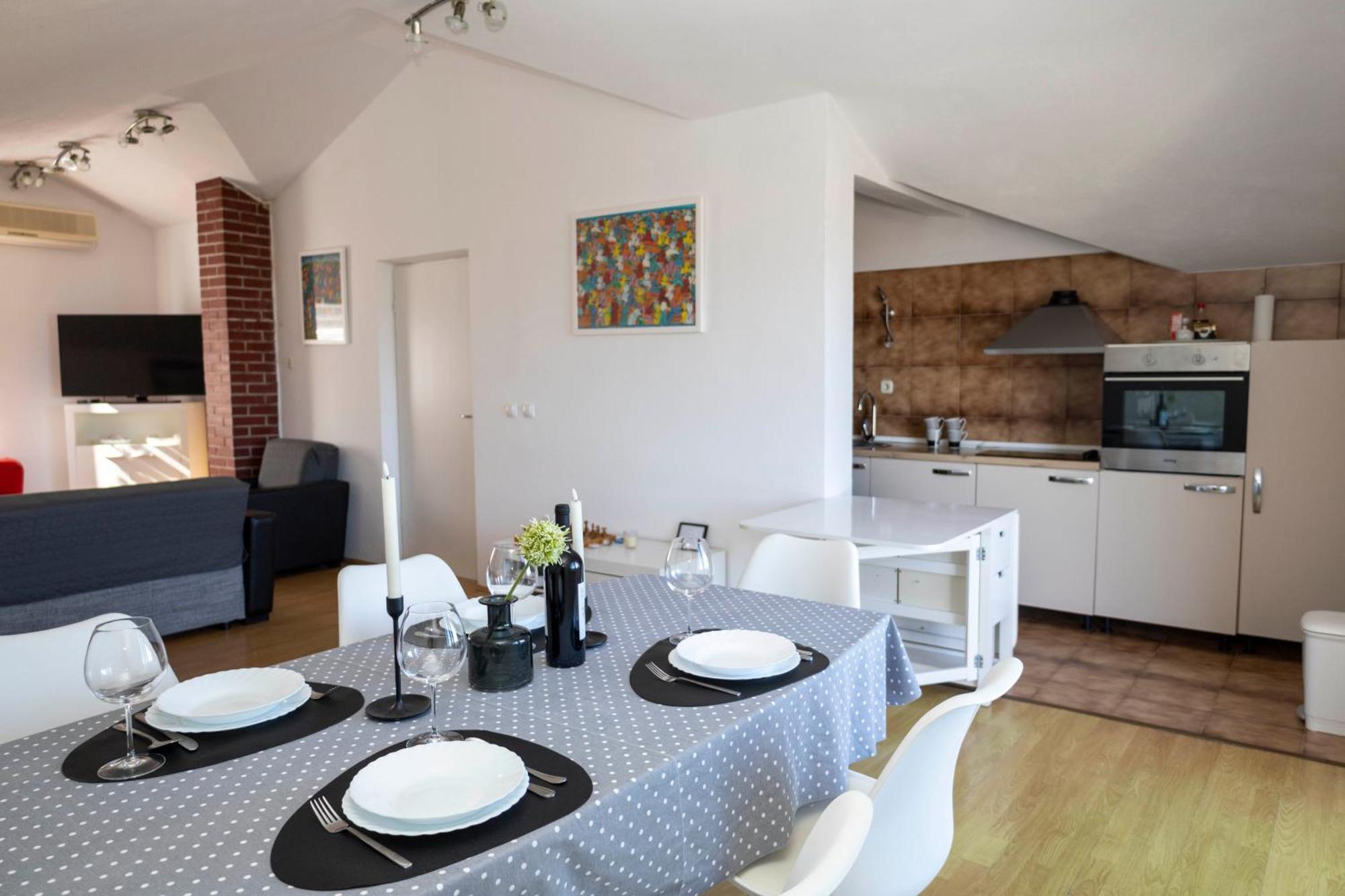 Apartments Jaksic - Zile Supetar Εξωτερικό φωτογραφία
