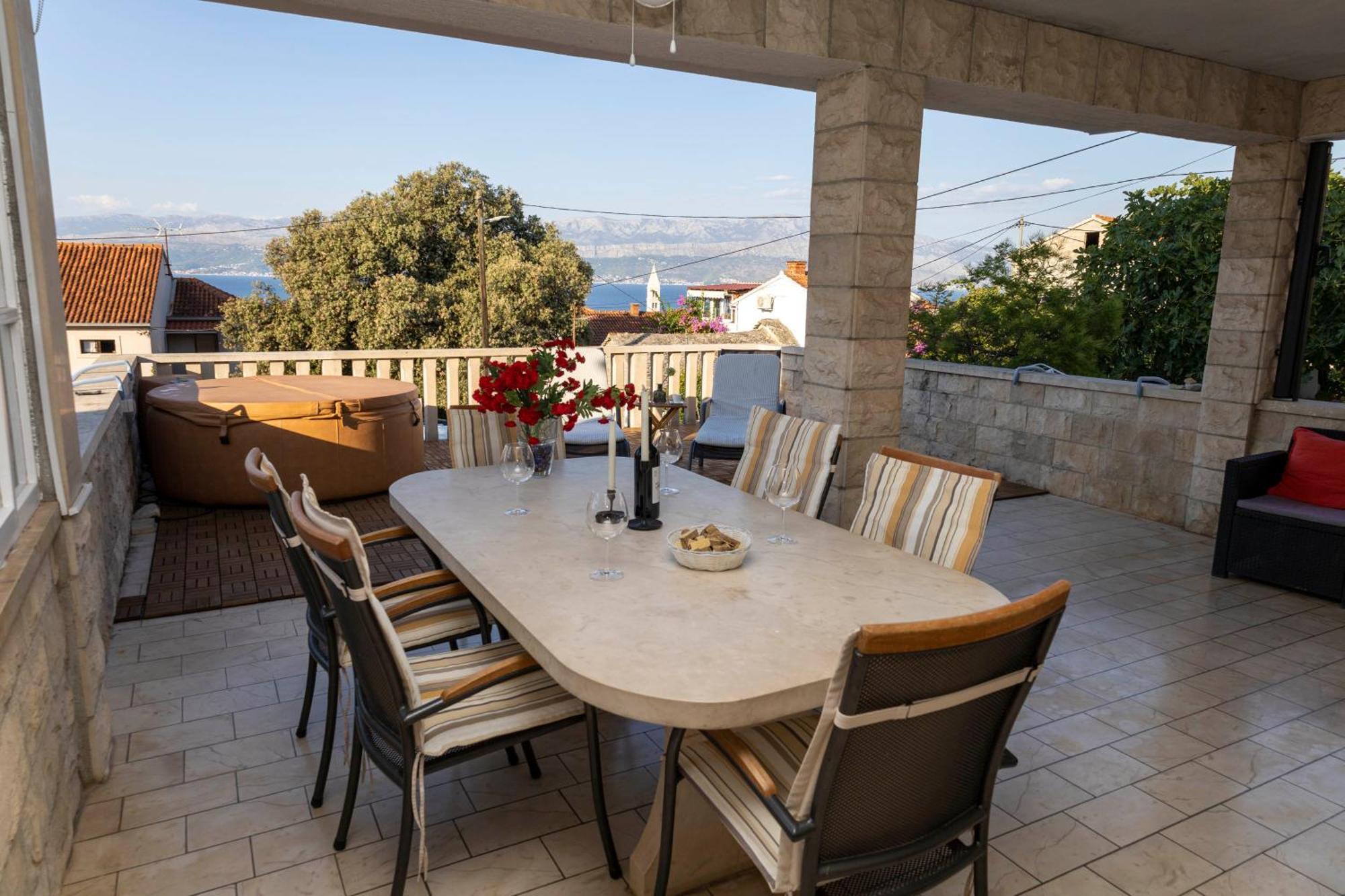 Apartments Jaksic - Zile Supetar Εξωτερικό φωτογραφία