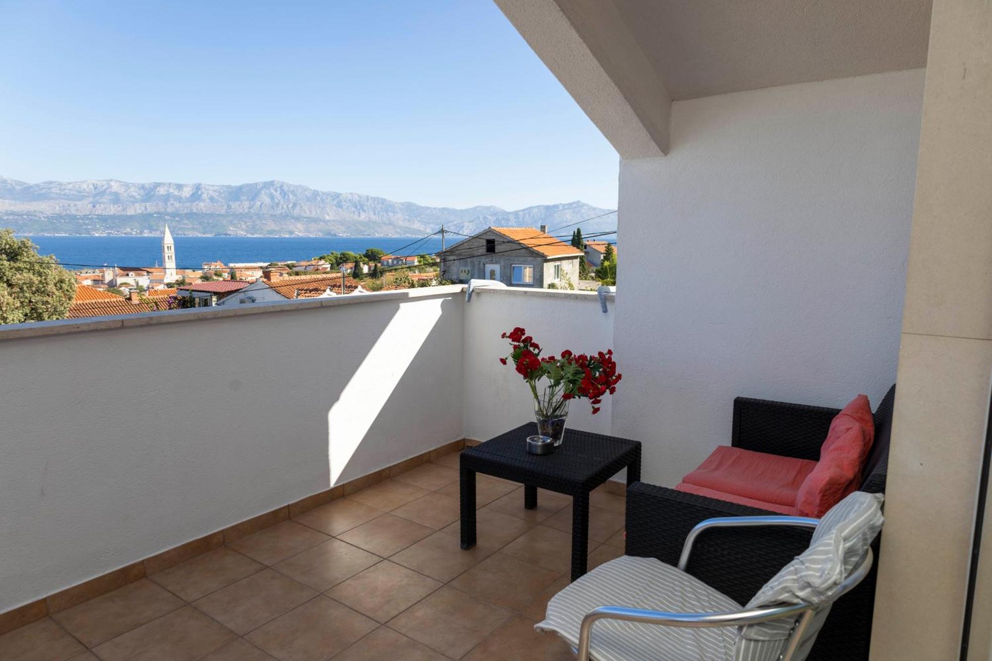 Apartments Jaksic - Zile Supetar Εξωτερικό φωτογραφία