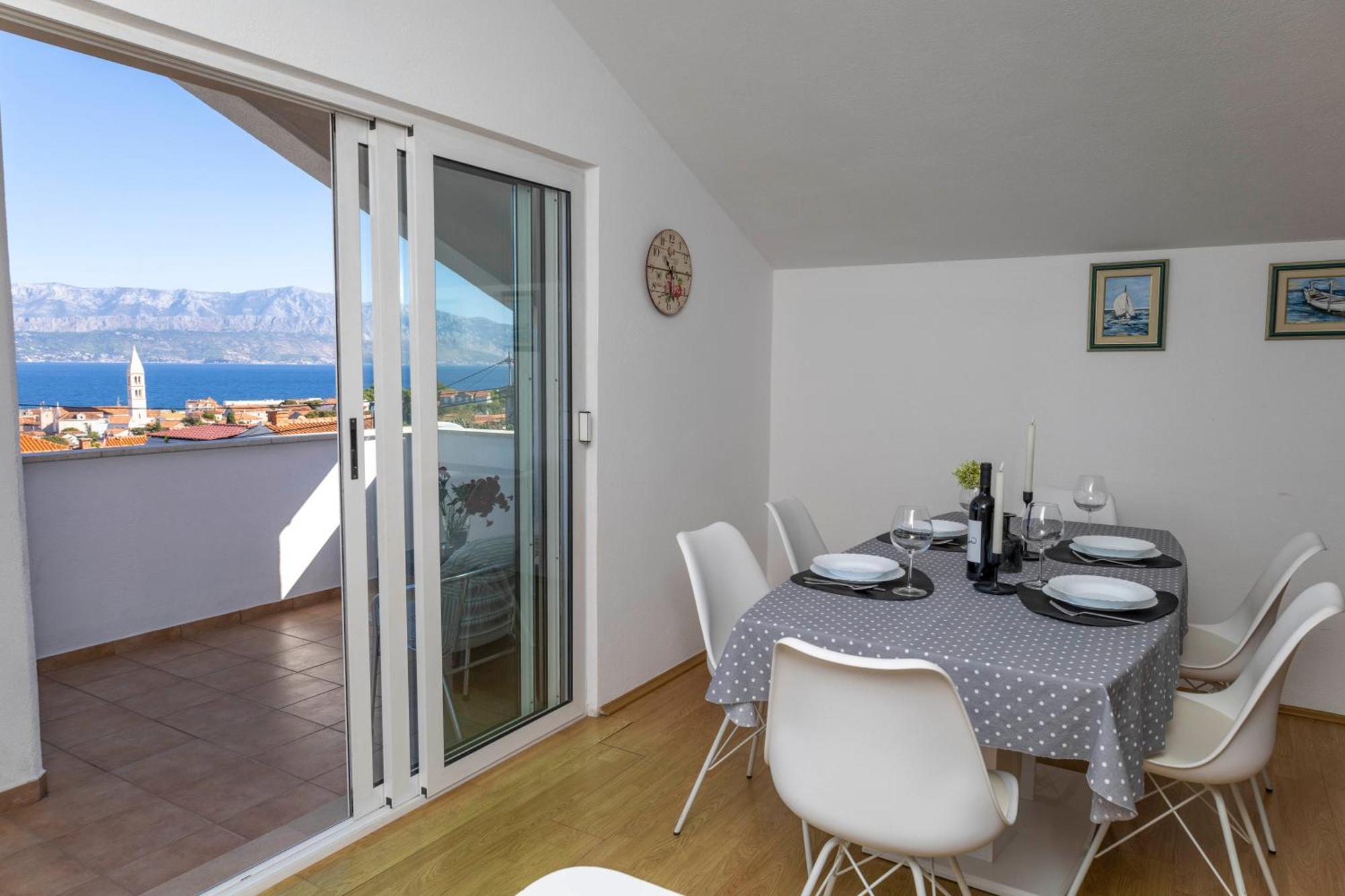 Apartments Jaksic - Zile Supetar Εξωτερικό φωτογραφία