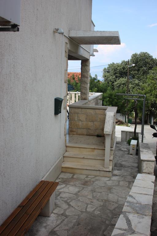 Apartments Jaksic - Zile Supetar Εξωτερικό φωτογραφία