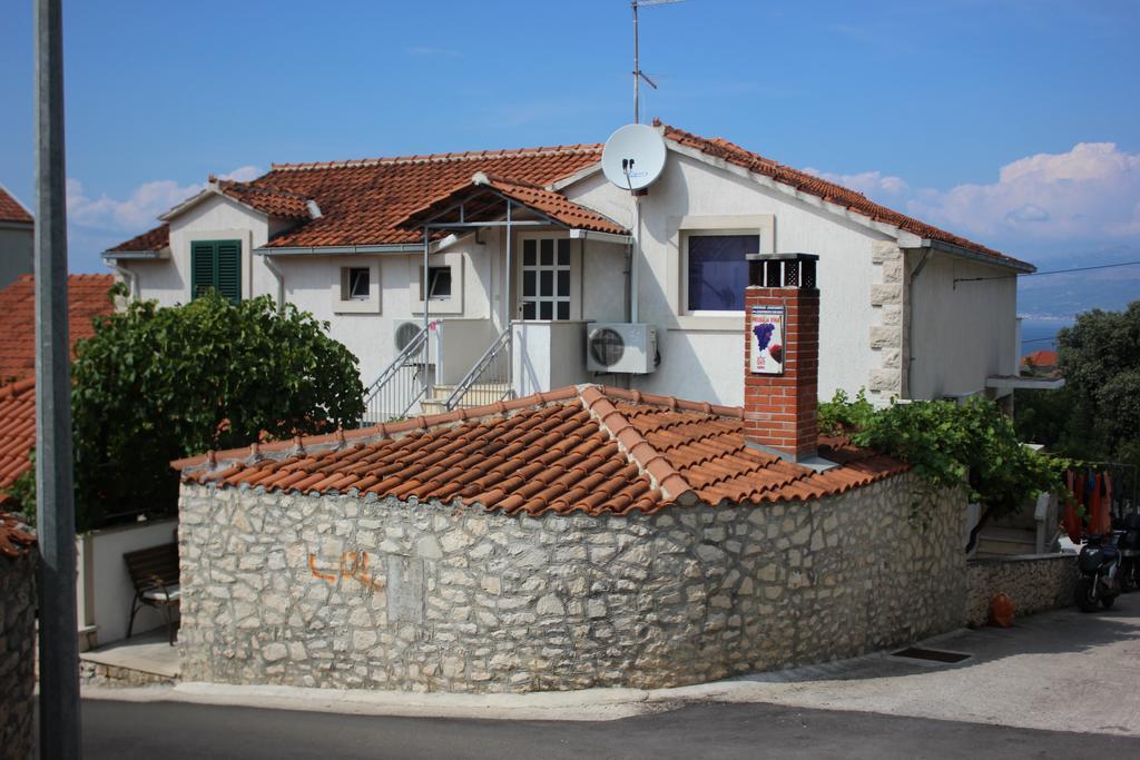 Apartments Jaksic - Zile Supetar Εξωτερικό φωτογραφία