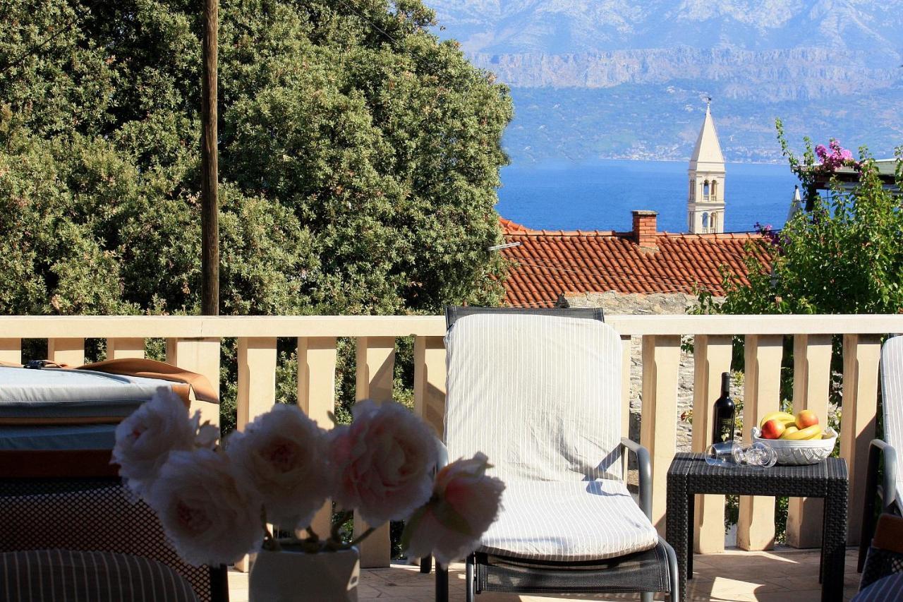 Apartments Jaksic - Zile Supetar Εξωτερικό φωτογραφία
