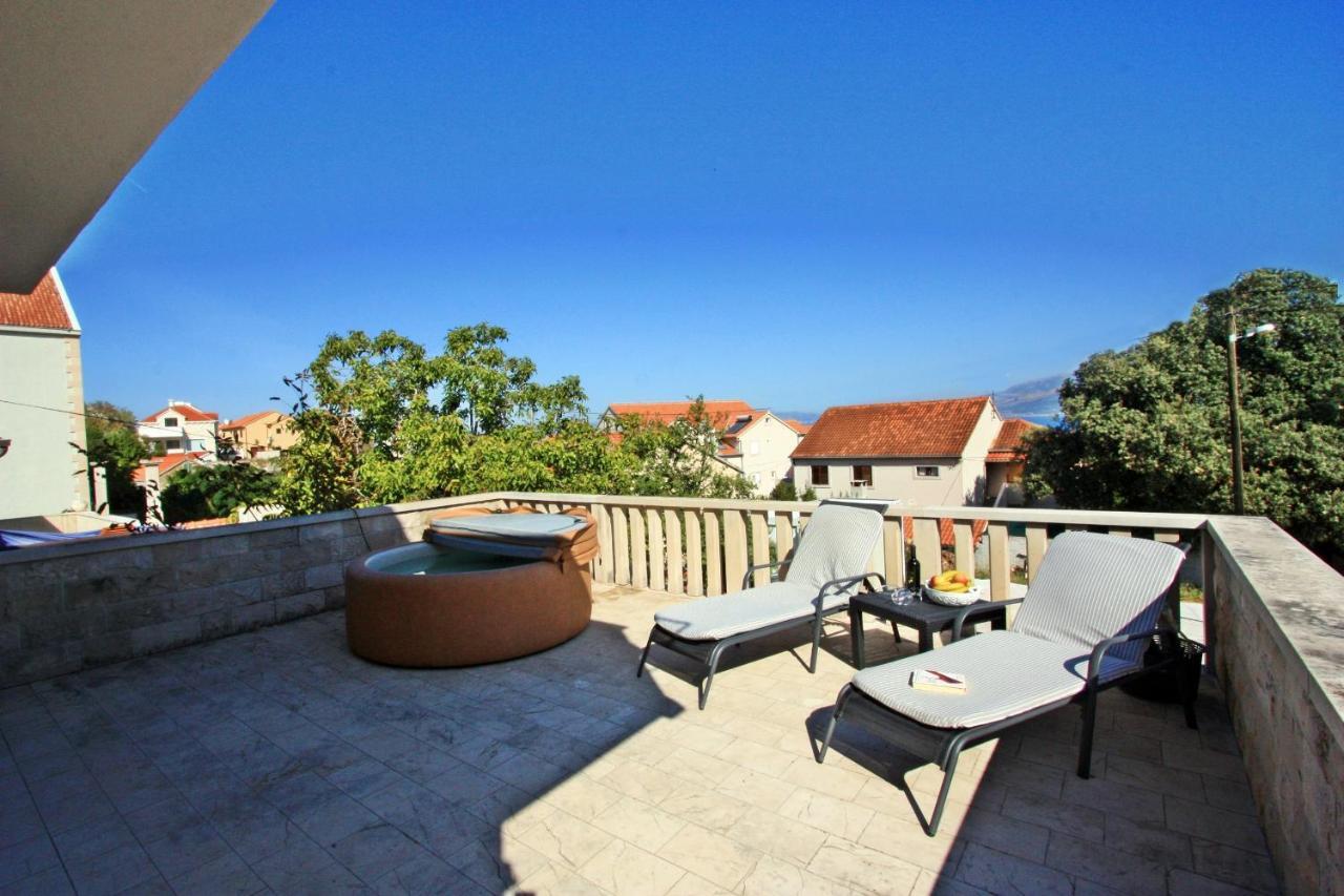 Apartments Jaksic - Zile Supetar Εξωτερικό φωτογραφία