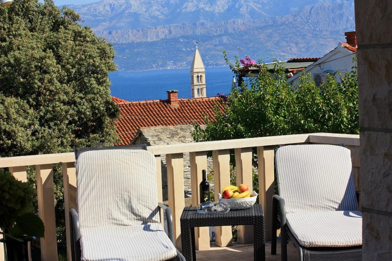 Apartments Jaksic - Zile Supetar Εξωτερικό φωτογραφία