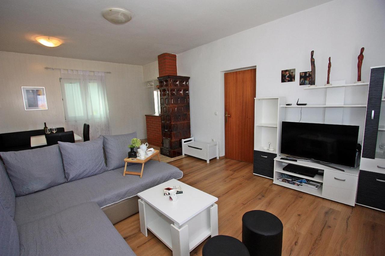 Apartments Jaksic - Zile Supetar Εξωτερικό φωτογραφία
